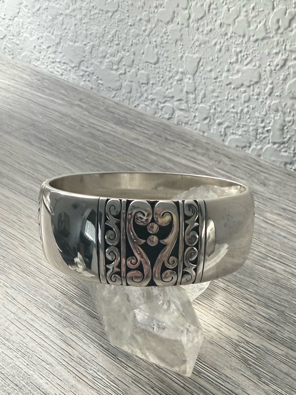 Retired Brighton Diva Heart Bangle - Picture 4 of 7